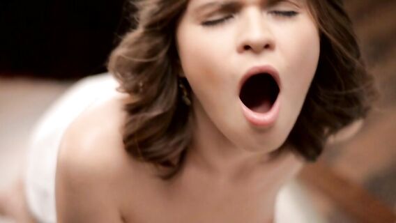 Мастурбация русской девушки пальчиками