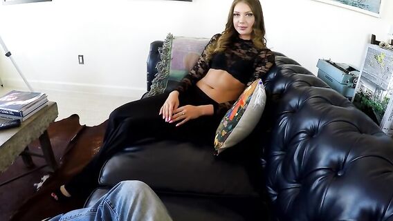 Трахнул сексуальную эскортницу и снял секс от первого лица