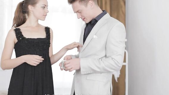 Русская проститутка получает удовольствие от куни и секса