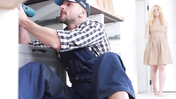 Русская вызвала мужа на час для секса и получила кремпай в пизду