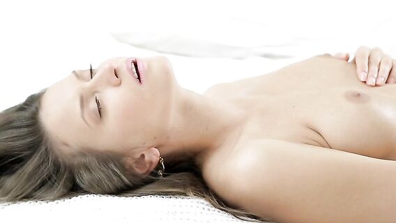 Соло мастурбация сисястой русской брюнетки в кружевном боди